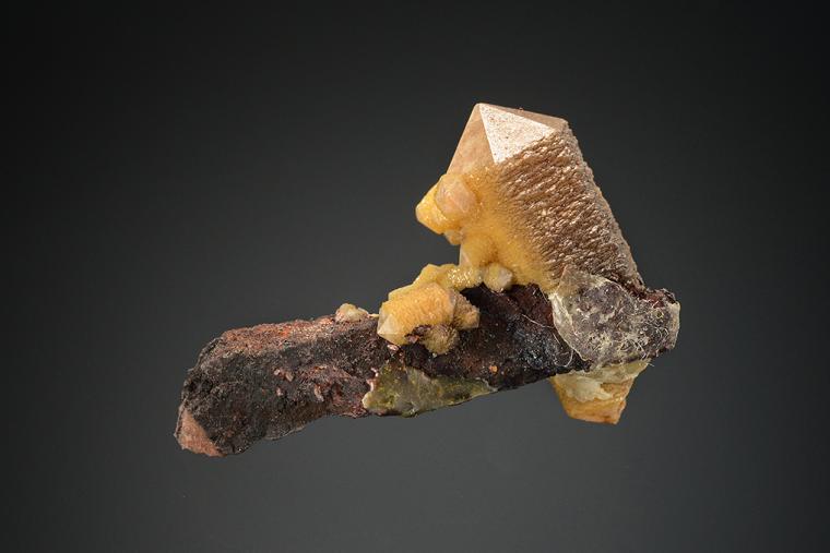 MIMETITE with CLINOMIMETITE